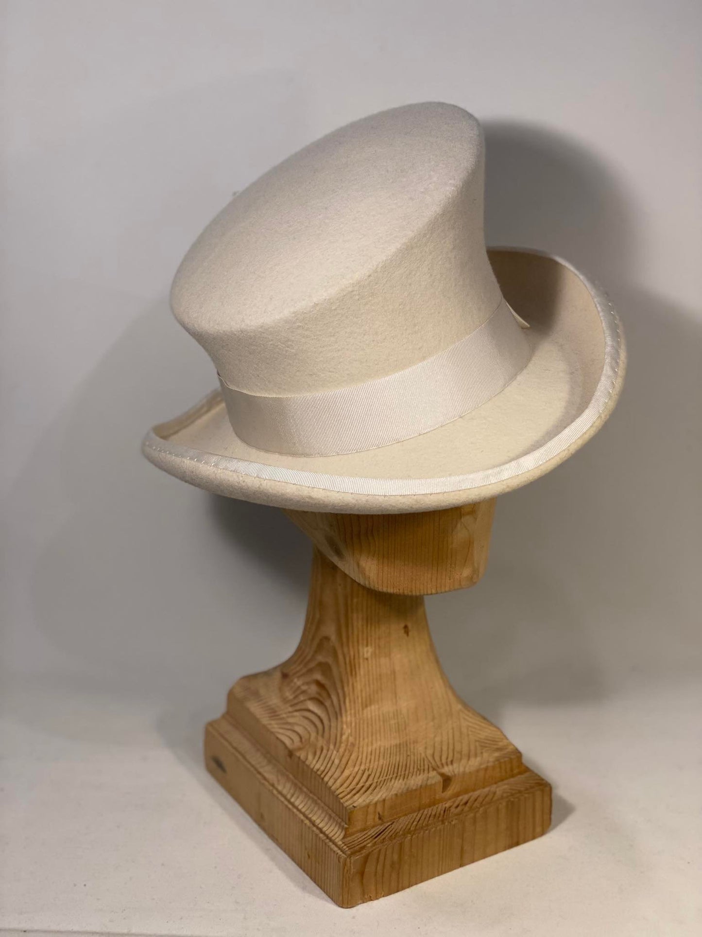 Asymmetric top hat