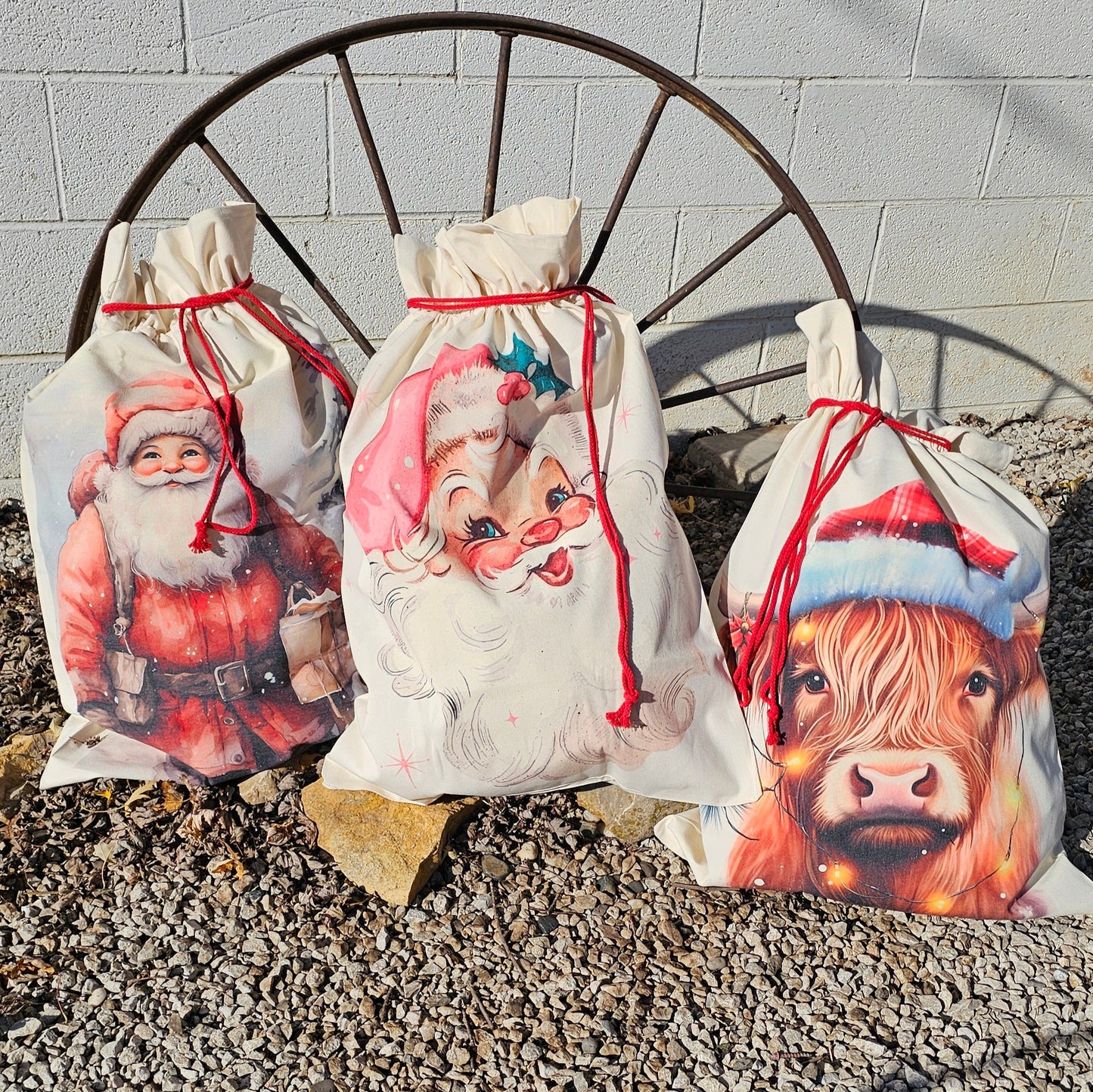 Christmas Gift Bag Vintage Santa Highland Cow