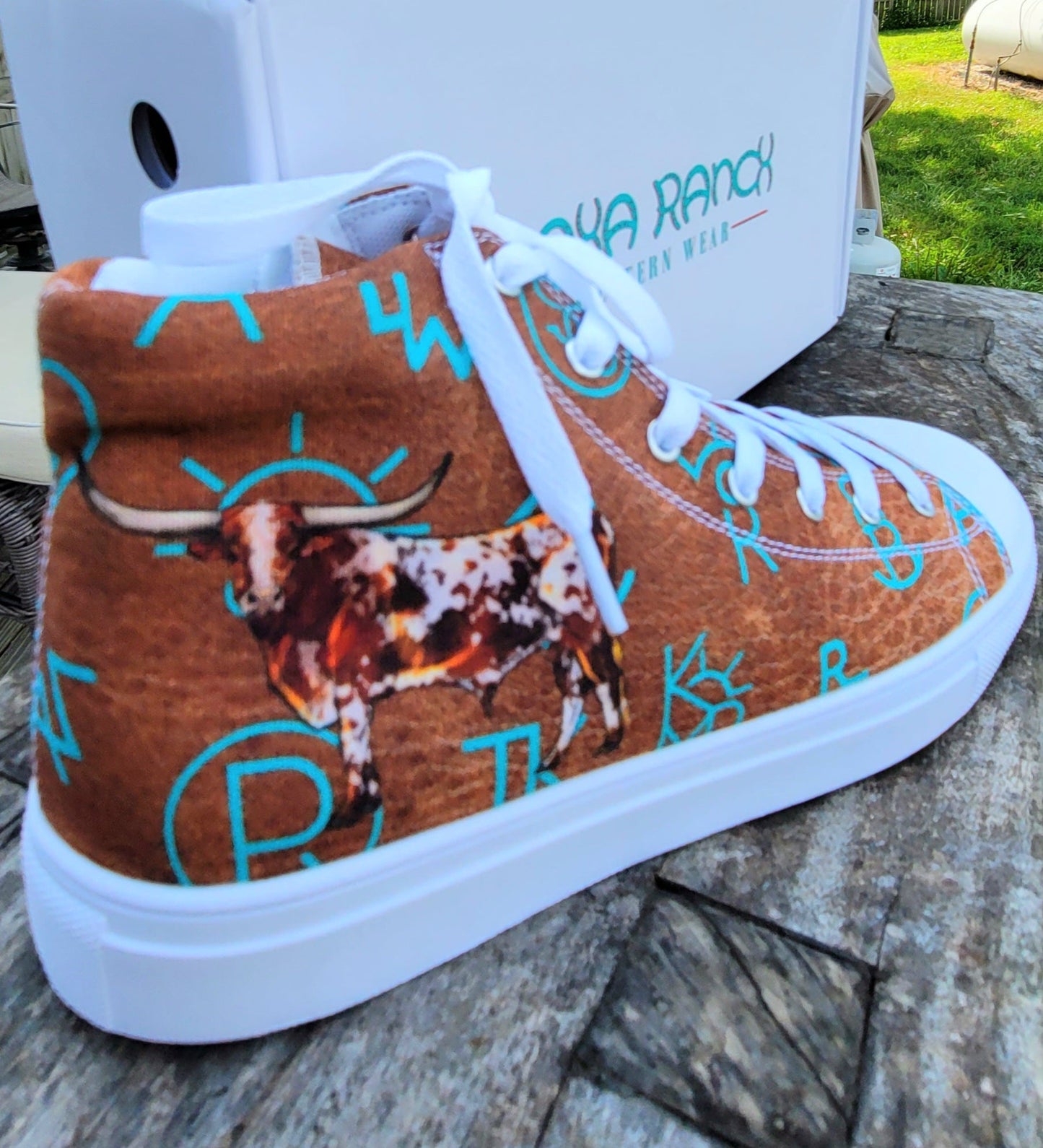 Longhorns & Brands Women__ high top canvas shoes