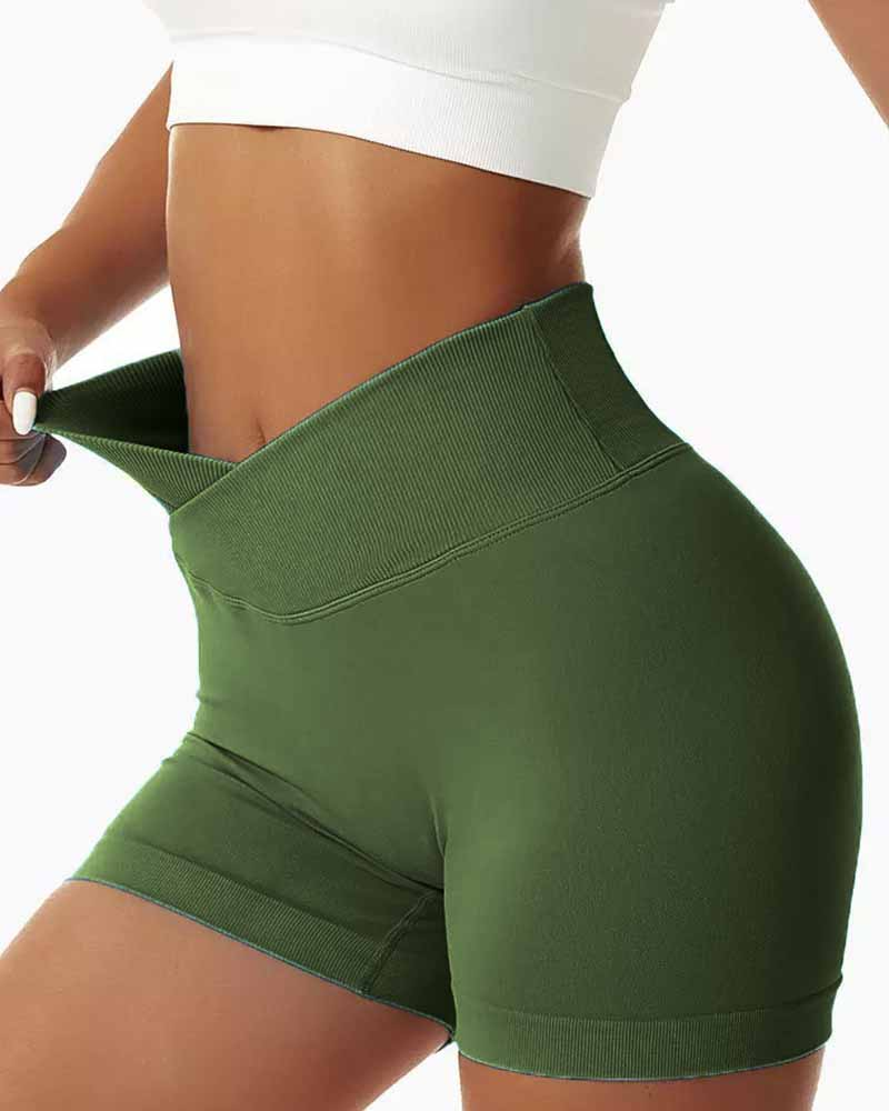 Peach Butt Tight Three-Quarter Yoga Shorts