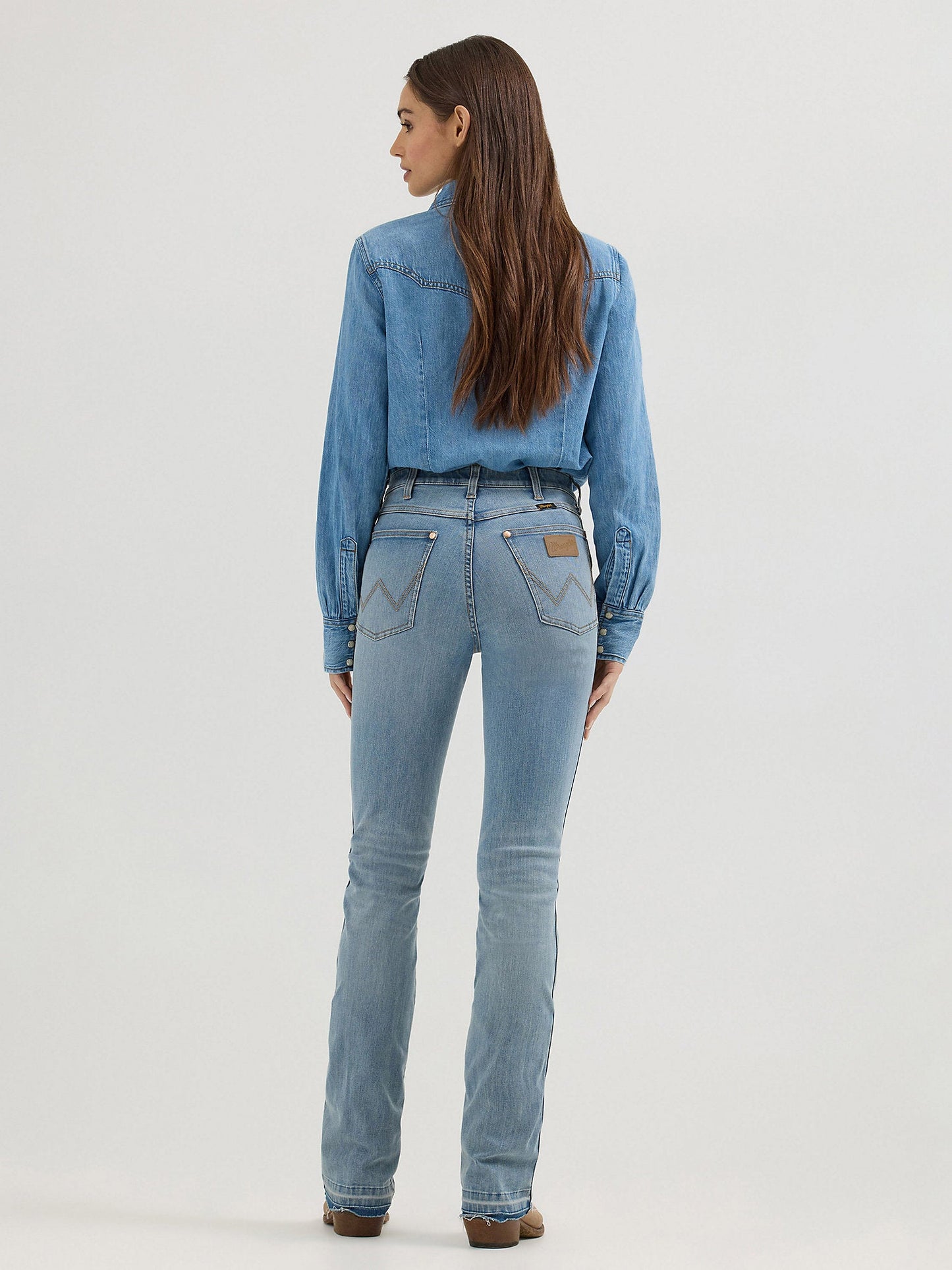 The Eden bootcut - Wrangler X Lainey Wilson Boot Huggers Raw Hem Jeans