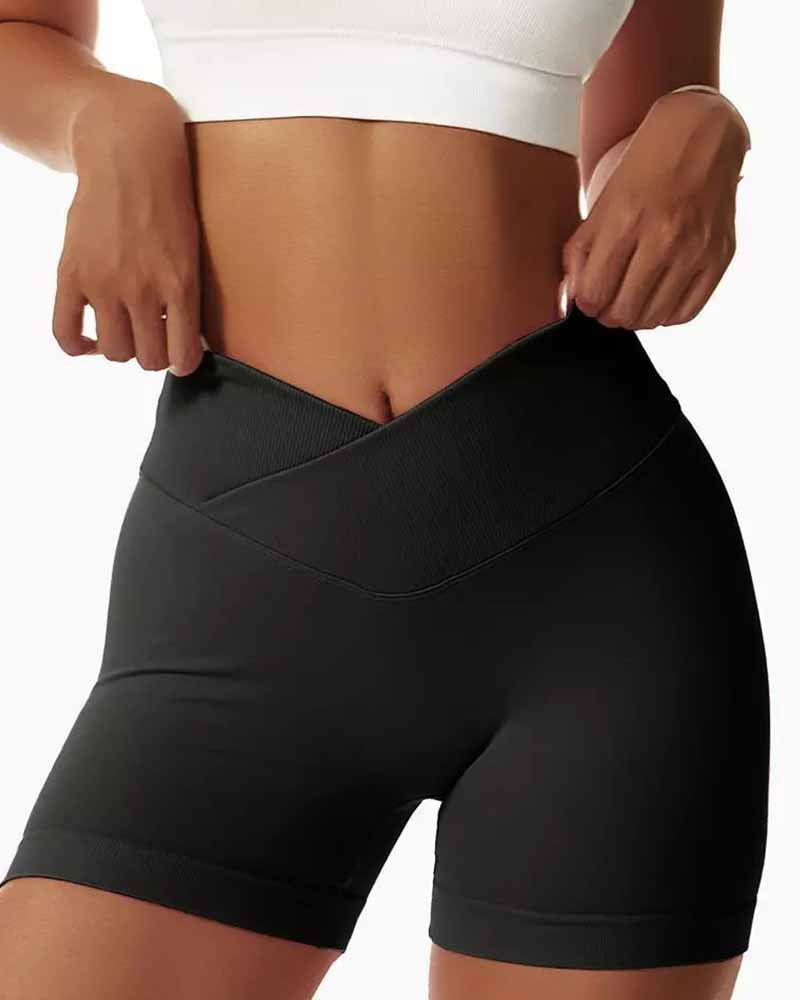 Peach Butt Tight Three-Quarter Yoga Shorts