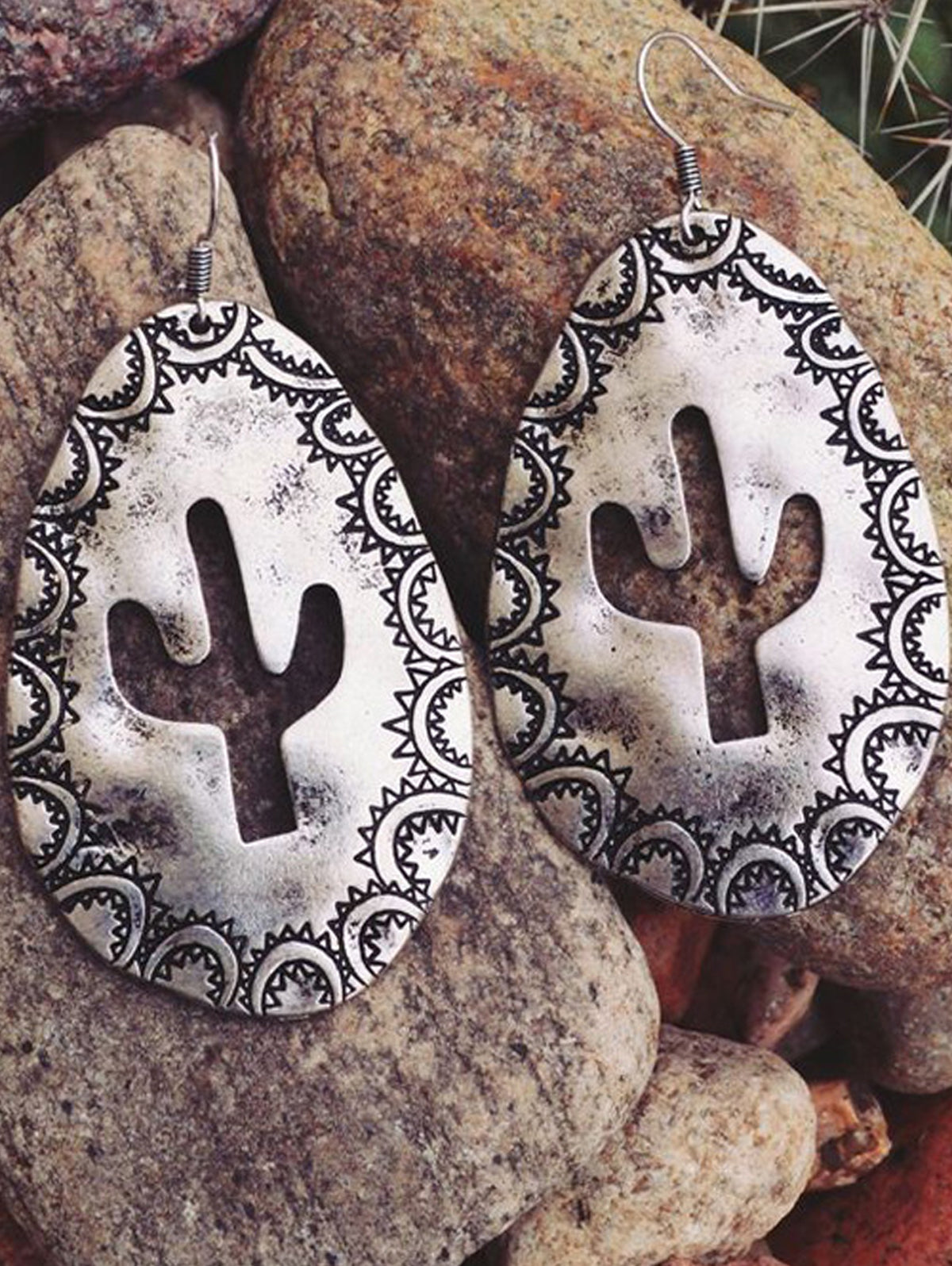 Hollow Out Cactus Design Water Drop Earrings-0520