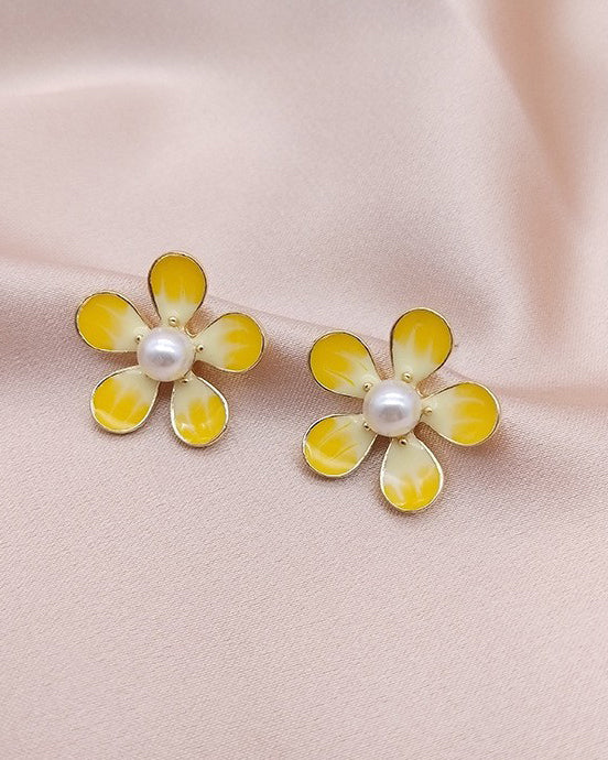 Vintage Floral Pearl Earrings