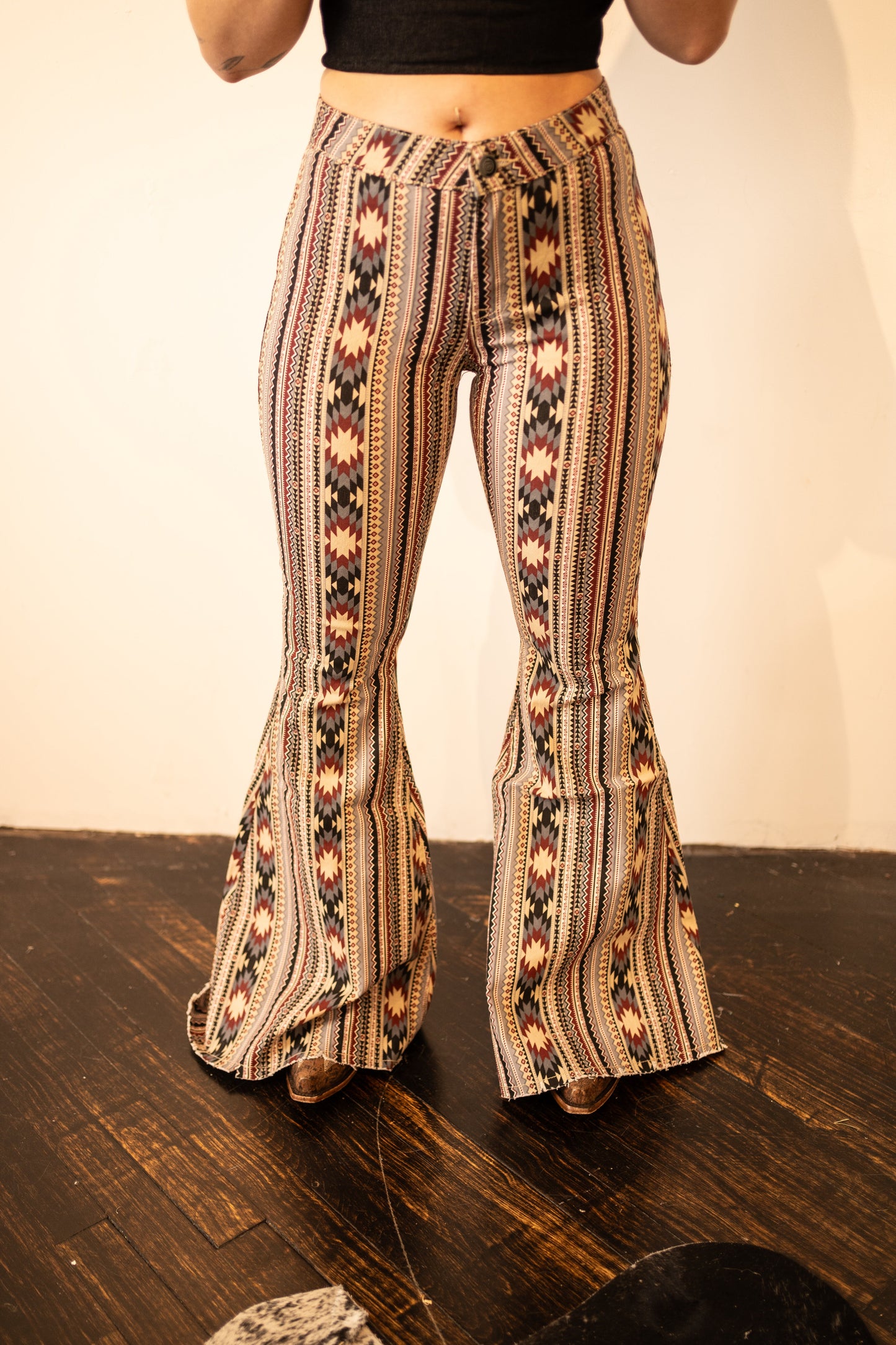 Final Sale __elli Aztec Bell Jeans