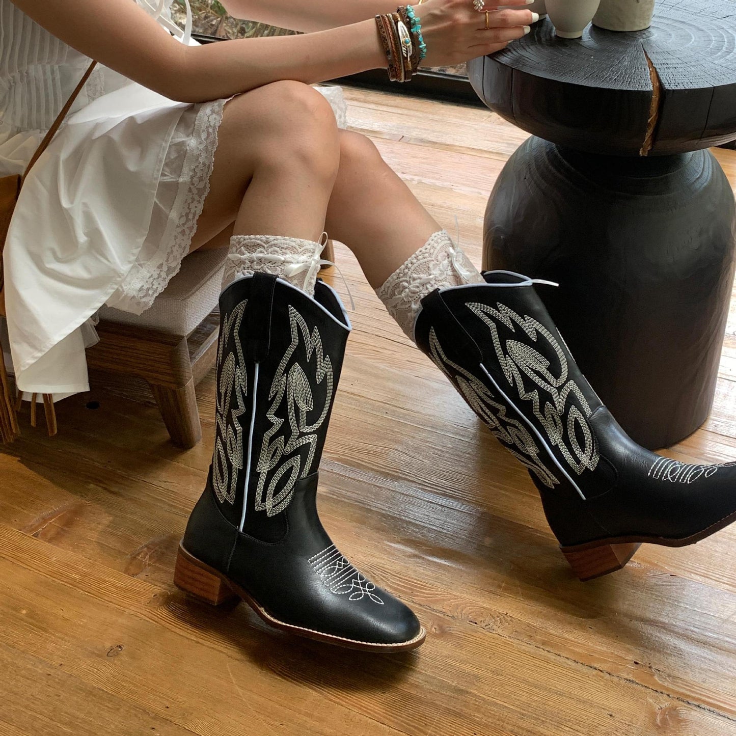 Women's Vintage Embroidered Chunky Heel High Western Boots