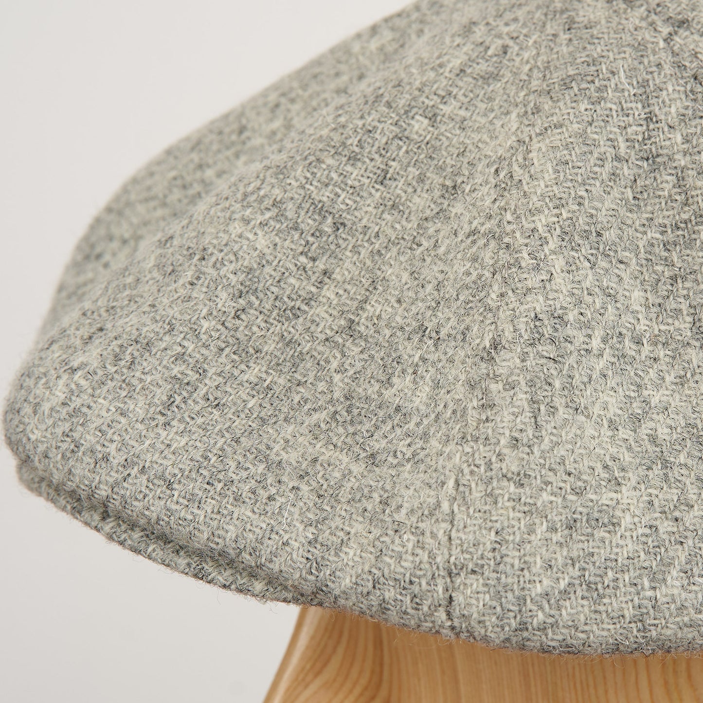 PEAKED CAPS Genuine Scottish Harris Tweed 8 Panels Man Cap Light GRAY