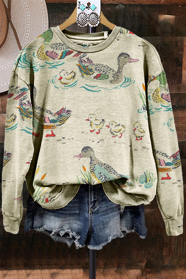 Elegant Contrast Duck Print Sweatshirt