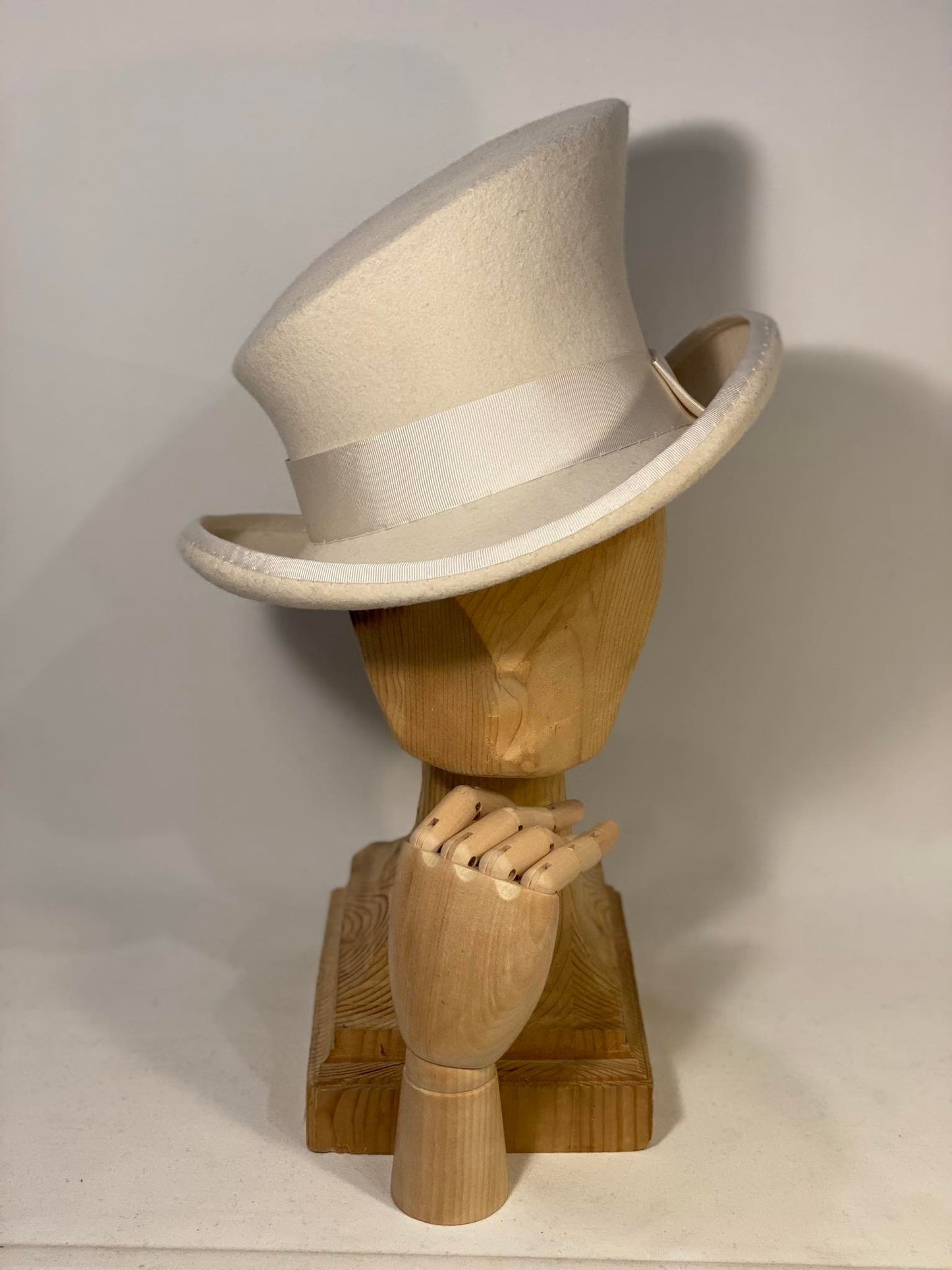 Asymmetric top hat