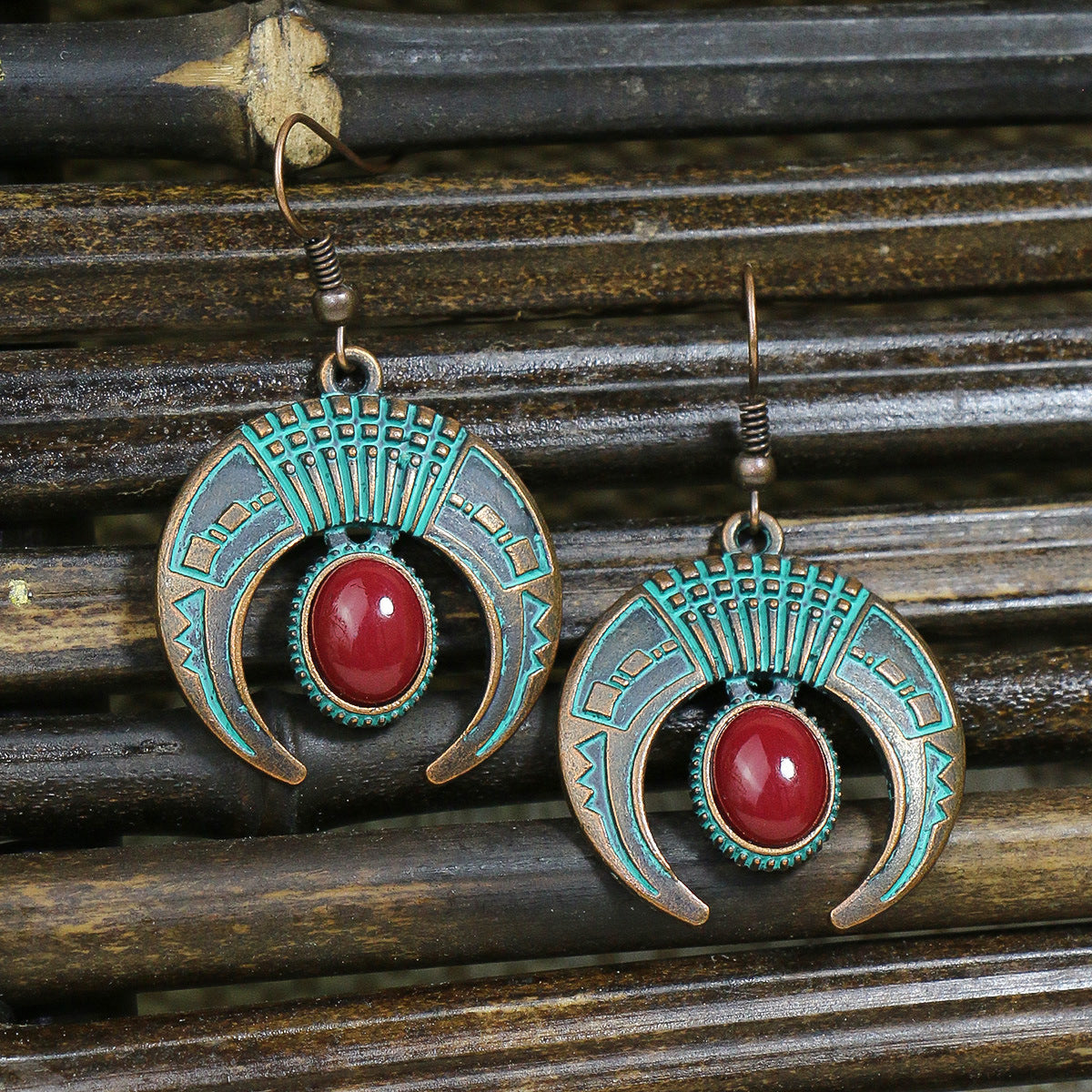 Female Bohemian Crescent Moon Inlaid Turquoise Earrings And Necklace Suit