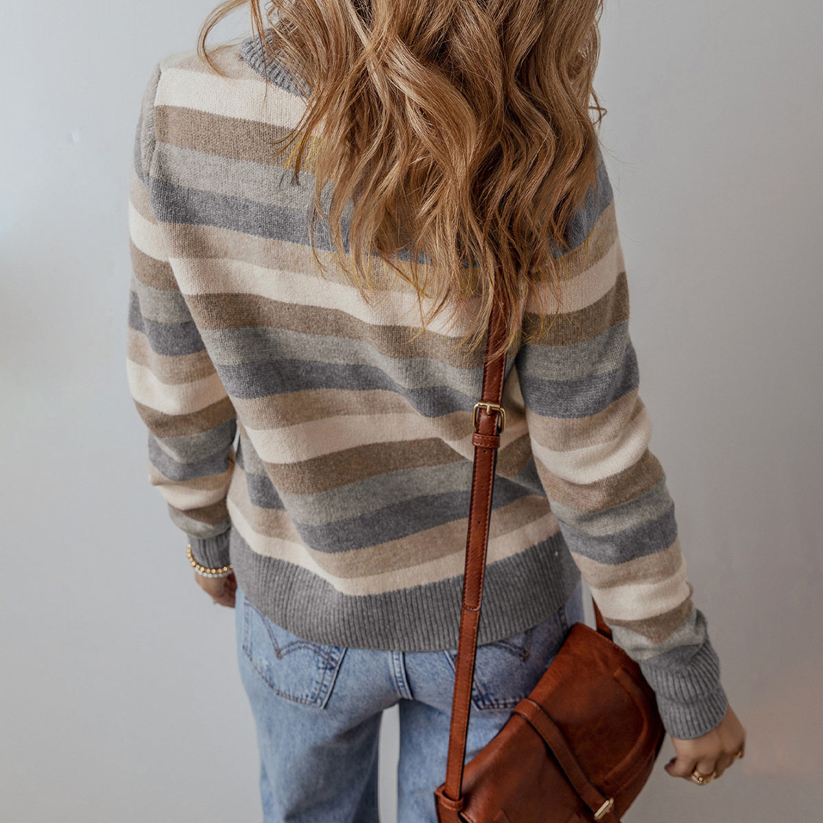 Round Neck Long Sleeve Knitted Sweater