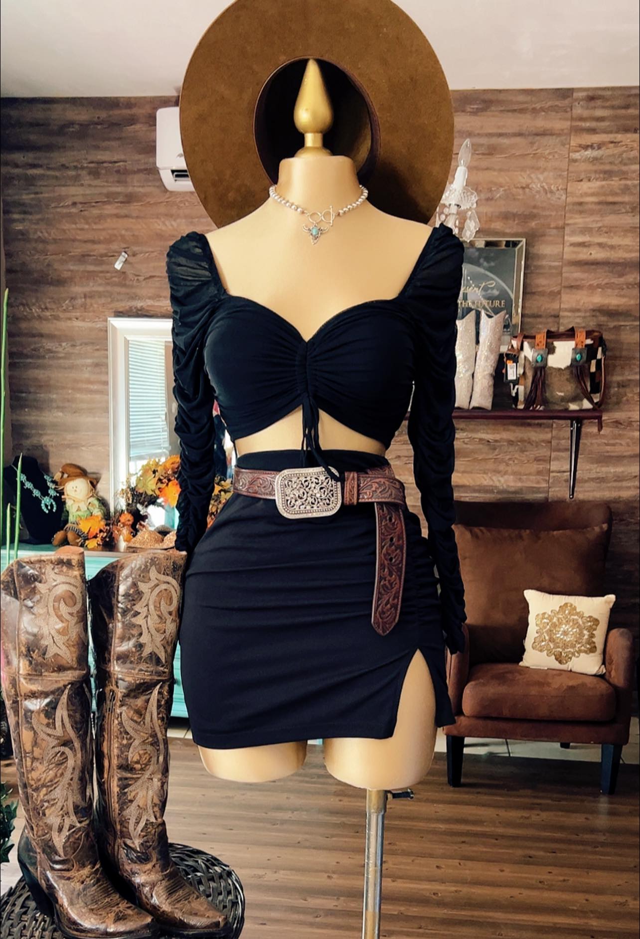 Black-Off-the-shoulder Bodycontop+Ruffled Skirt Set