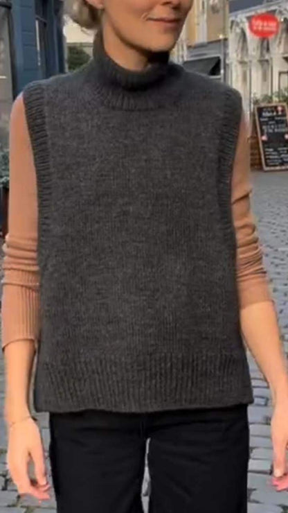 Women's Casual Solid Color Buttoned Pullover Sleeveless Sweater