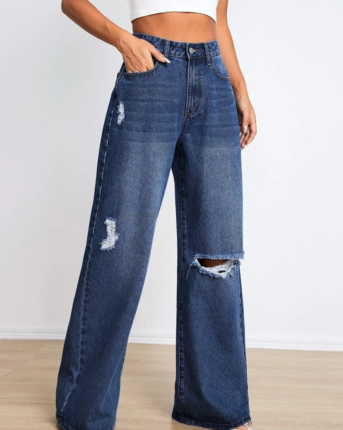 Distressed Details Denim Boyfriend Jeans