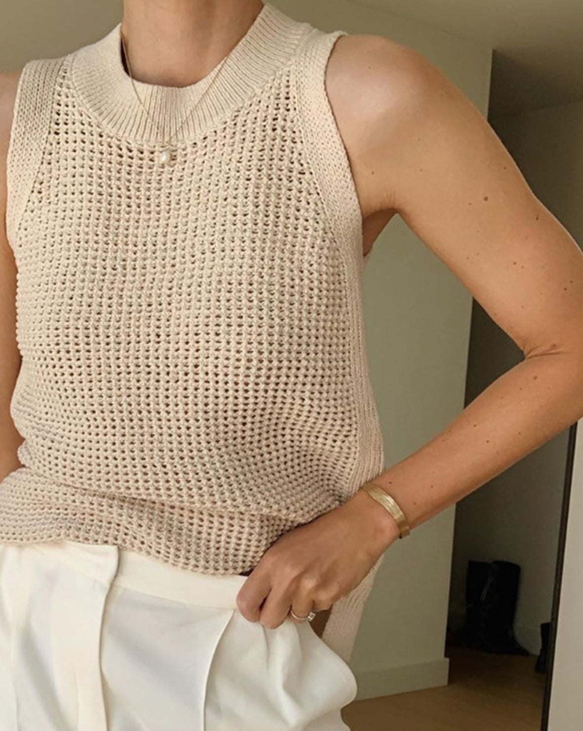 Knit Hollow Solid Vest