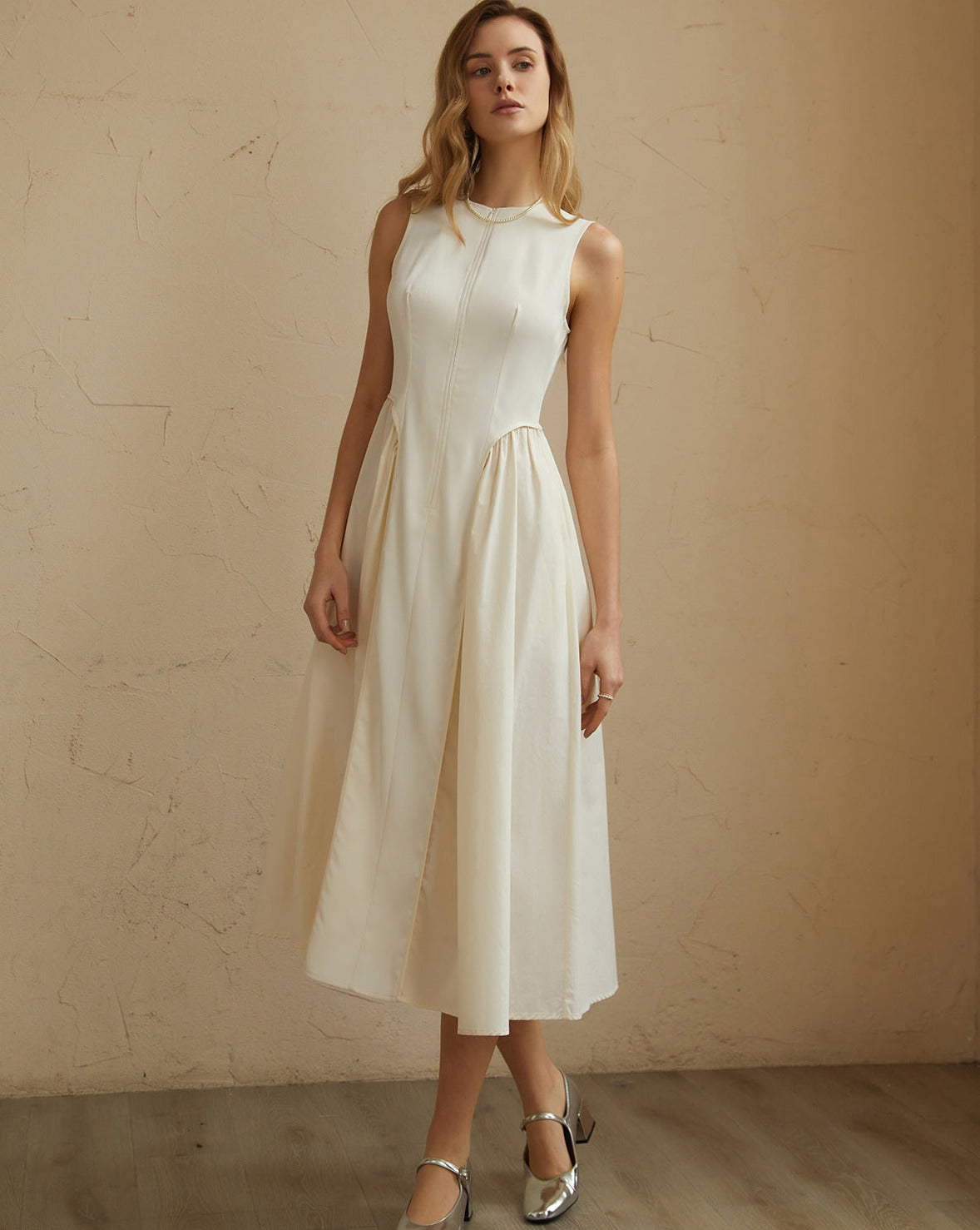 Sleeveless Pleated Midi Dress