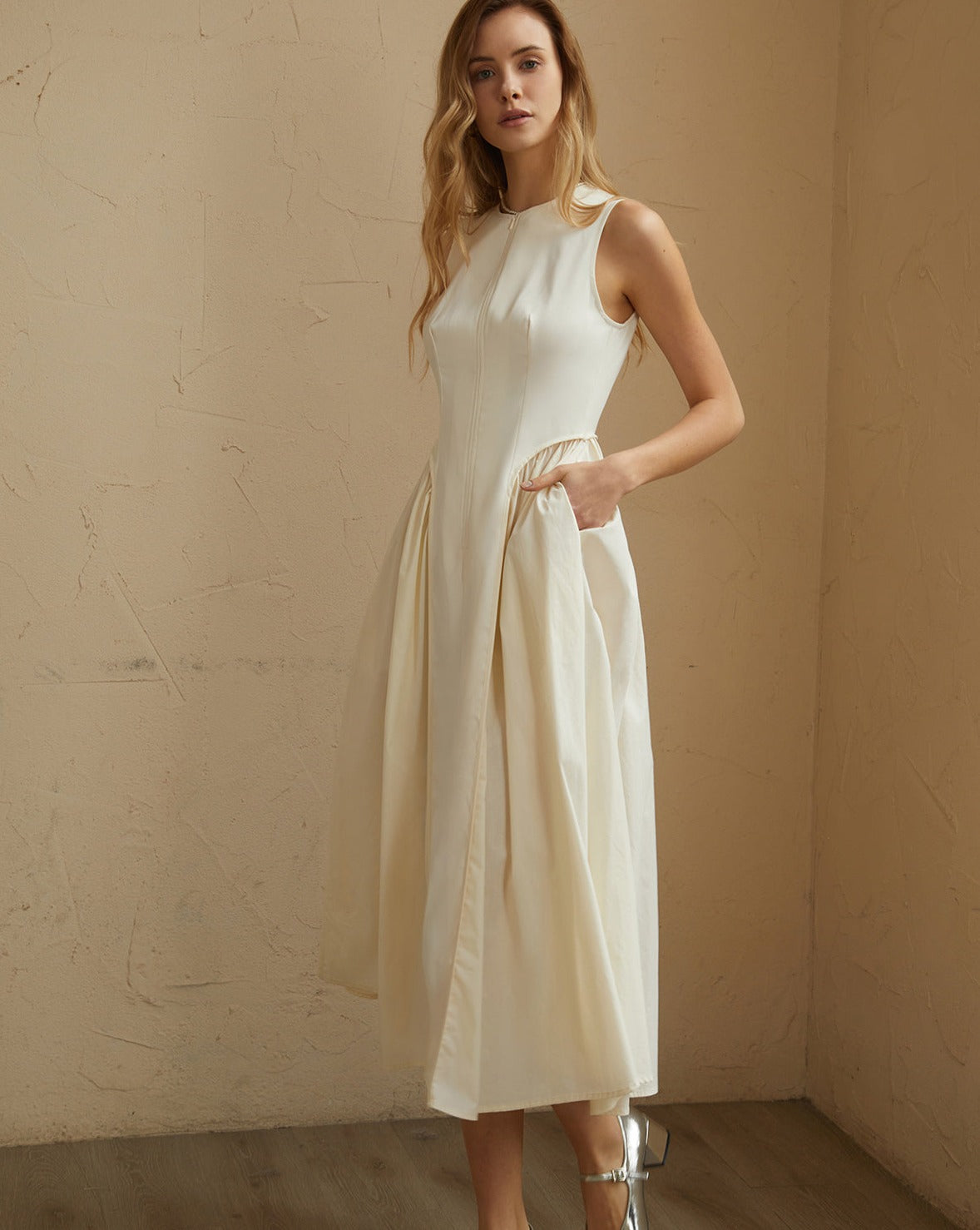 Sleeveless Pleated Midi Dress