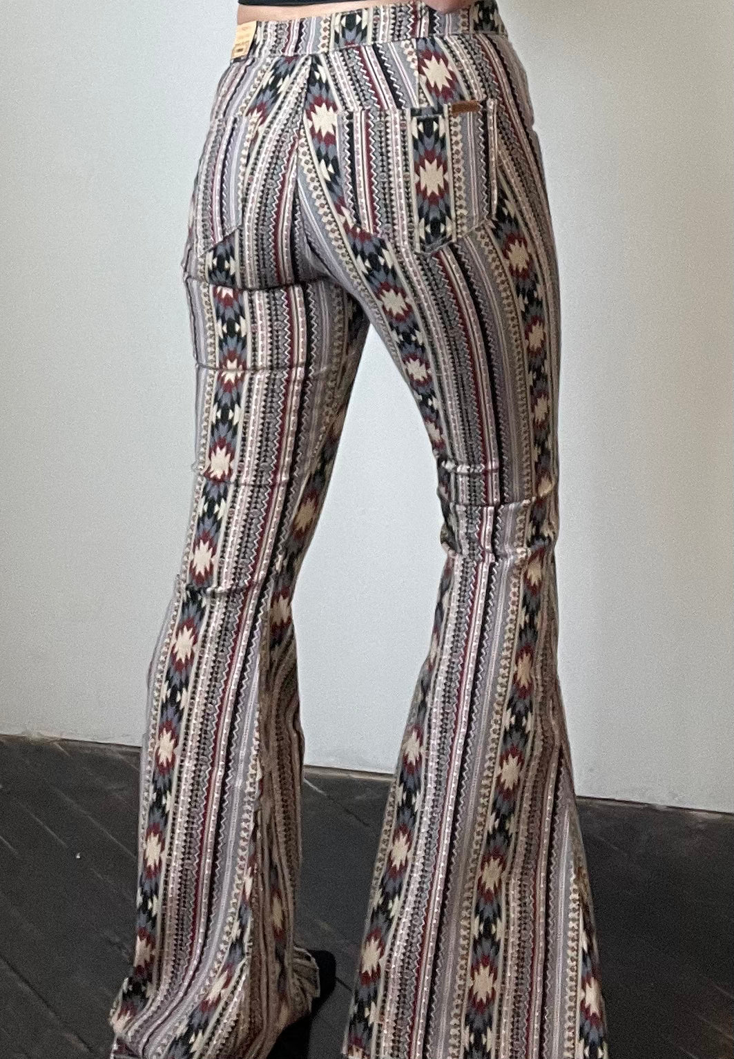 Final Sale __elli Aztec Bell Jeans