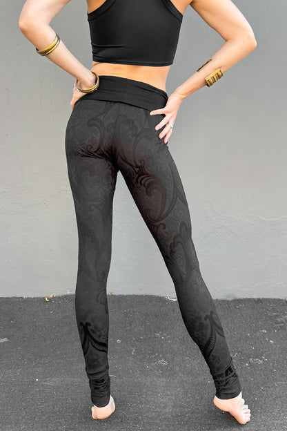 CUFF LEGGING - BLACK PAISLEY