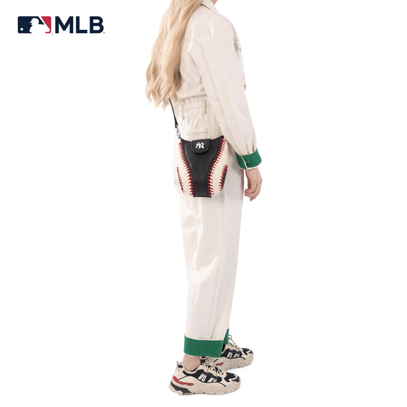 MLB New York Yankees Leather Crossbody Bag