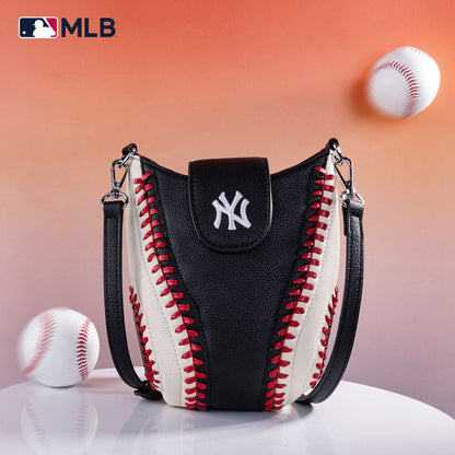 MLB New York Yankees Leather Crossbody Bag