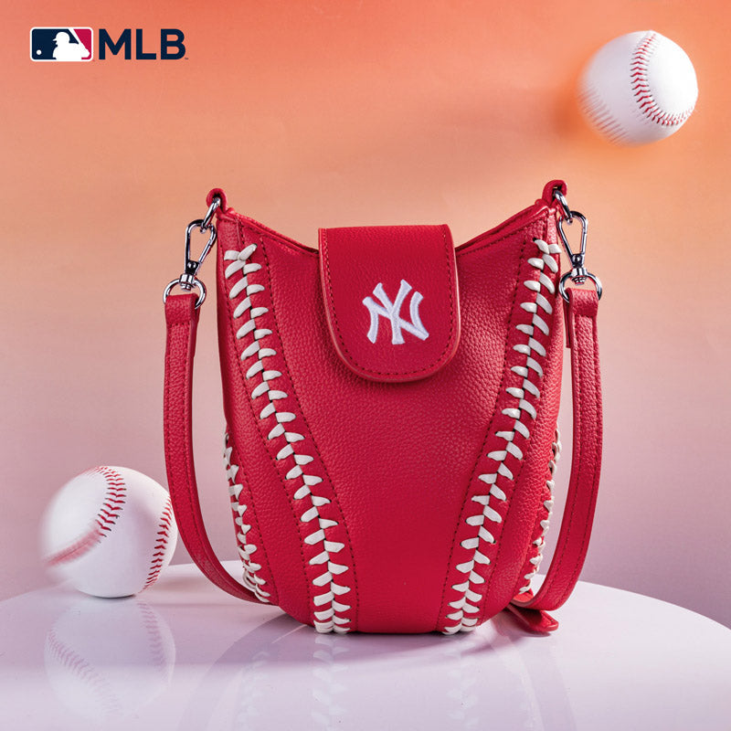 MLB New York Yankees Leather Crossbody Bag