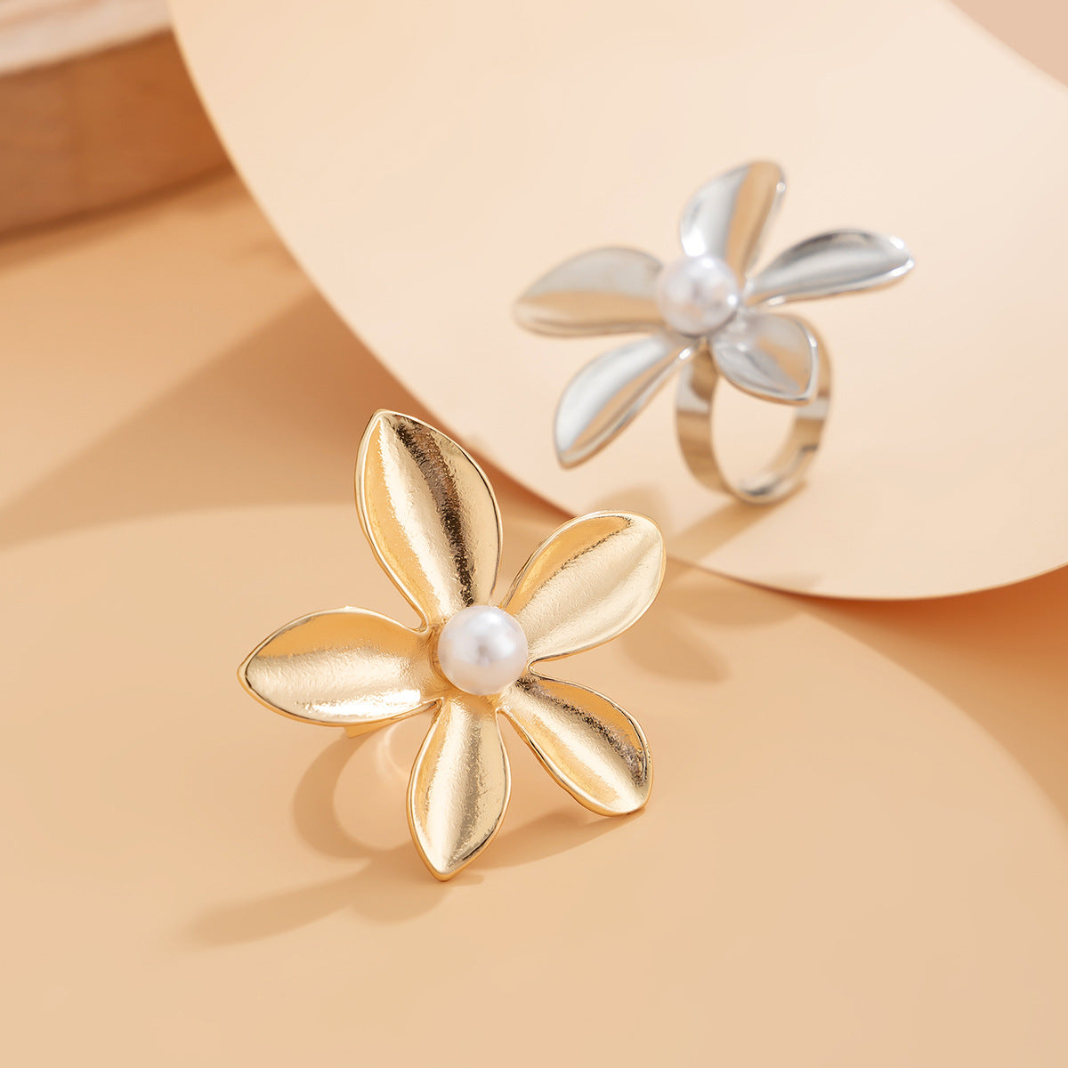 Oversized Flower Adjustable Ring