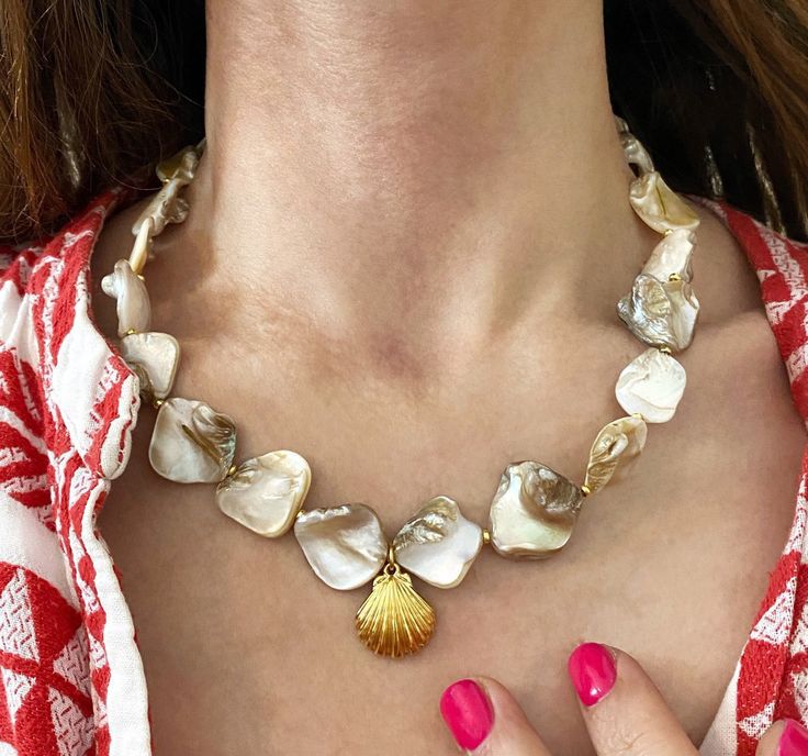 Scallop Irregular Shell Necklace