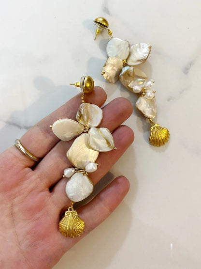 Irregular Shell Scallop Pearl Earrings