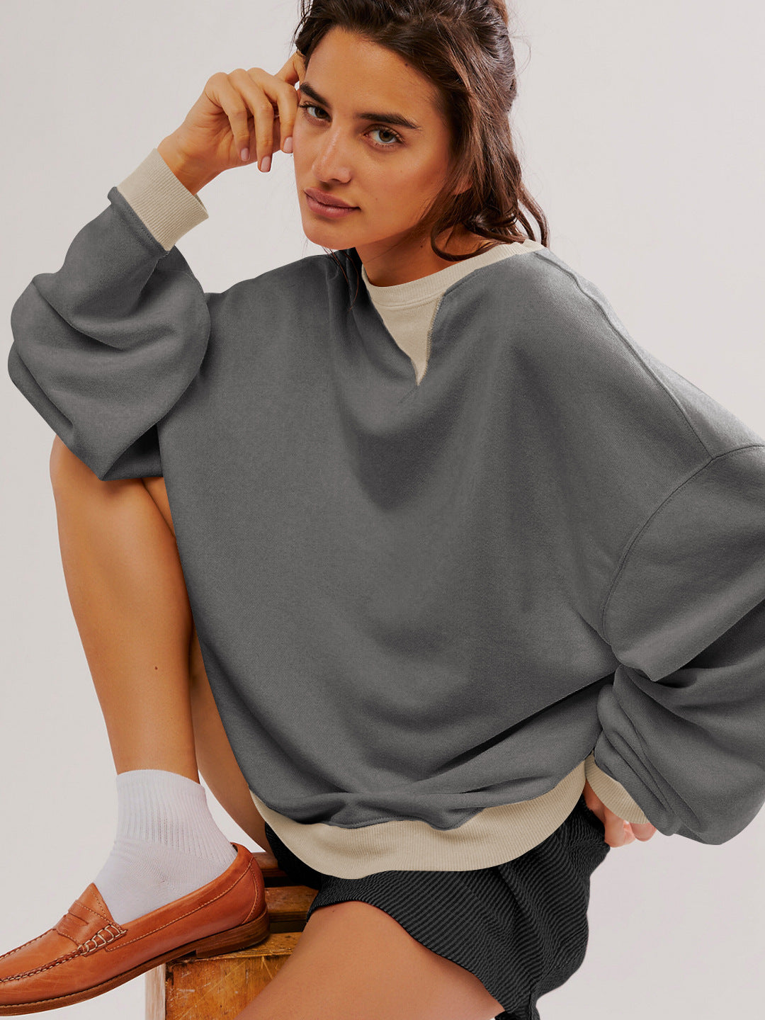 Color Contrast Crew-Neck Dropped Shoulder Long-Sleeved Sweatshirt