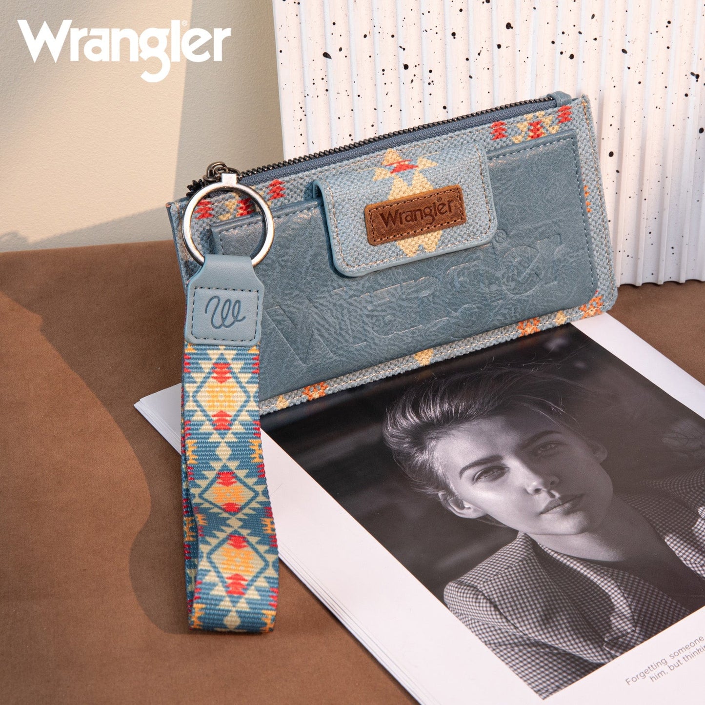 WG139-W013 Wrangler Aztec Print Bi-Fold Wallet Wristlet - Jean