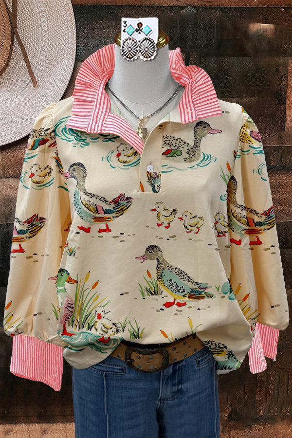 Elegant Contrast Duck Print Pleated Blouse