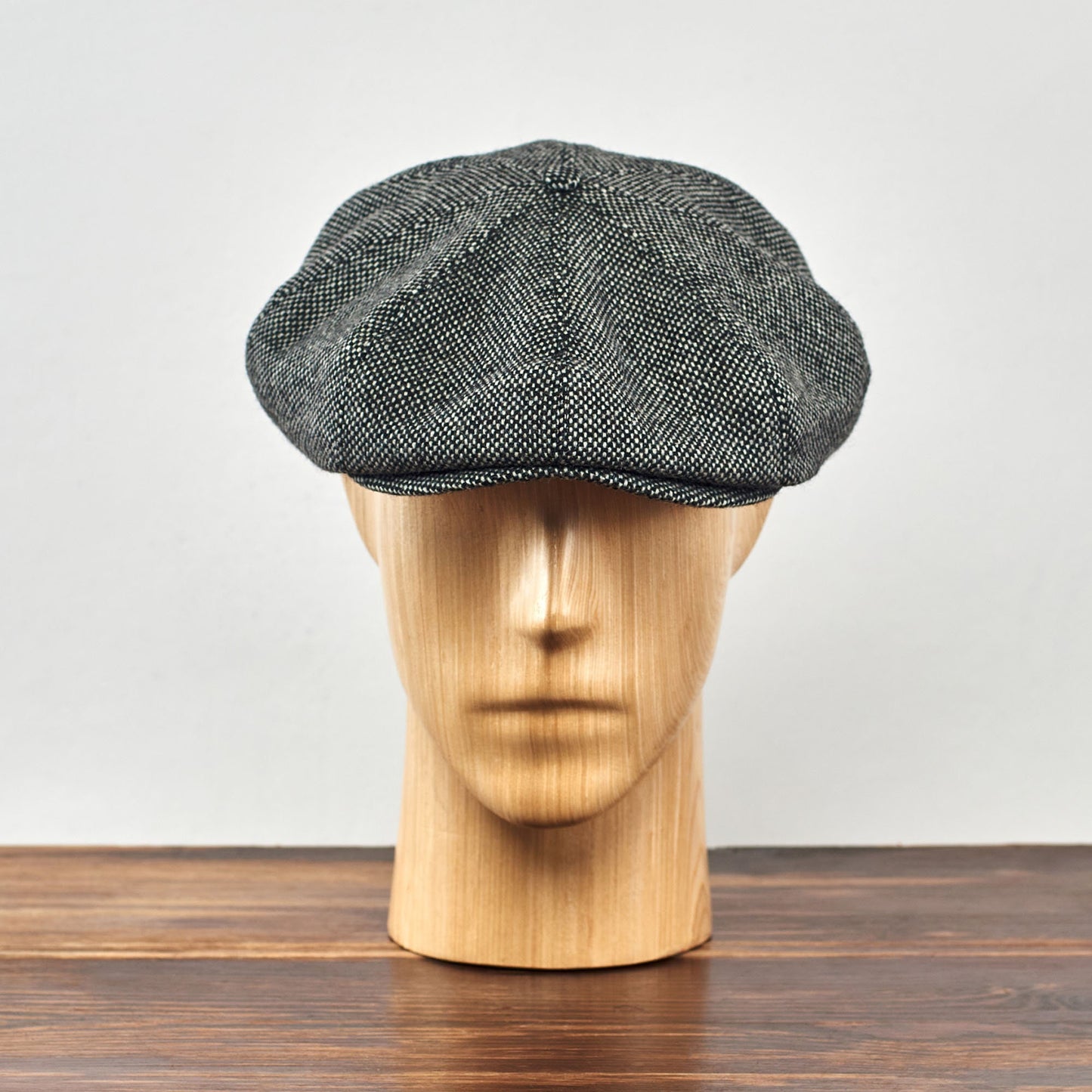 PEAKED CAPS - WOOL Genuine Scottish Harris Tweed 8 Panels Man Cap BLACK-WHITE