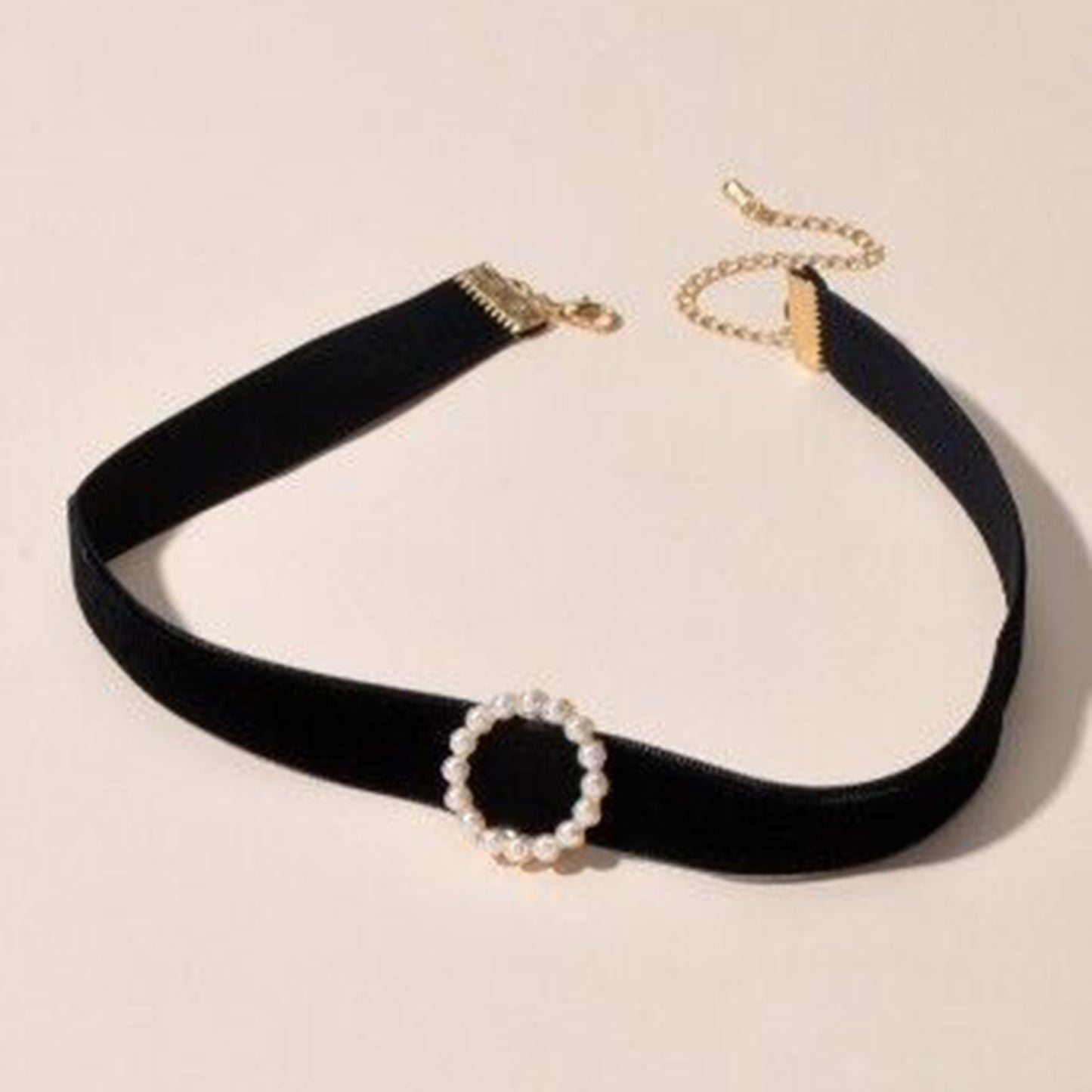 Velvet Neckband Pearl Necklace