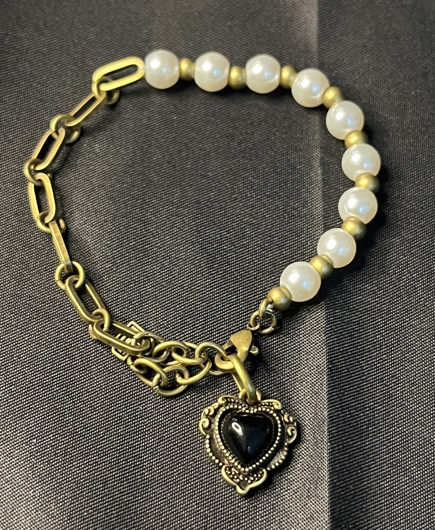 Womens White Spade Heart Vintage Pearl Bracelet