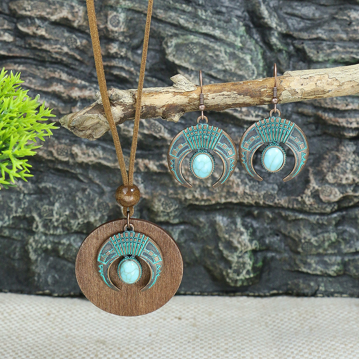 Female Bohemian Crescent Moon Inlaid Turquoise Earrings And Necklace Suit