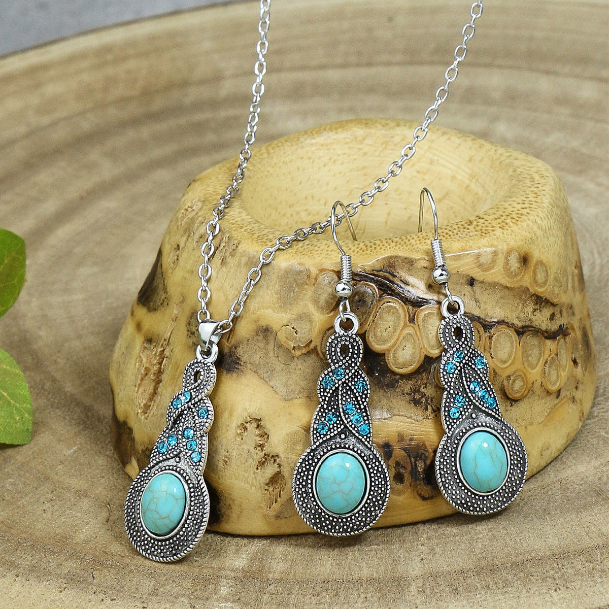 Women's Bohemian Flower Hollow Necklace Earring Set