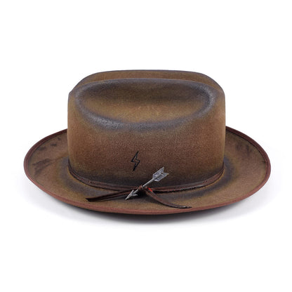 Distressed Finish Arrow Sign Felt Fedora Hat