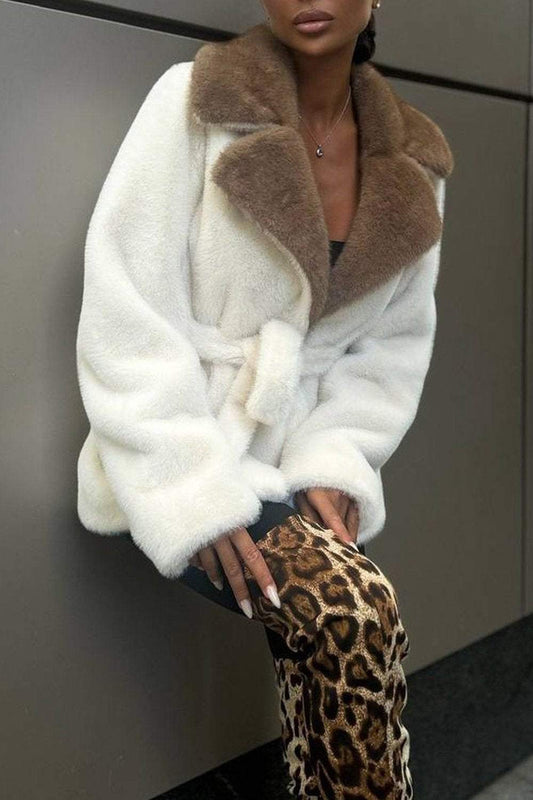 Women's Contrasting Lapel Fur Coat