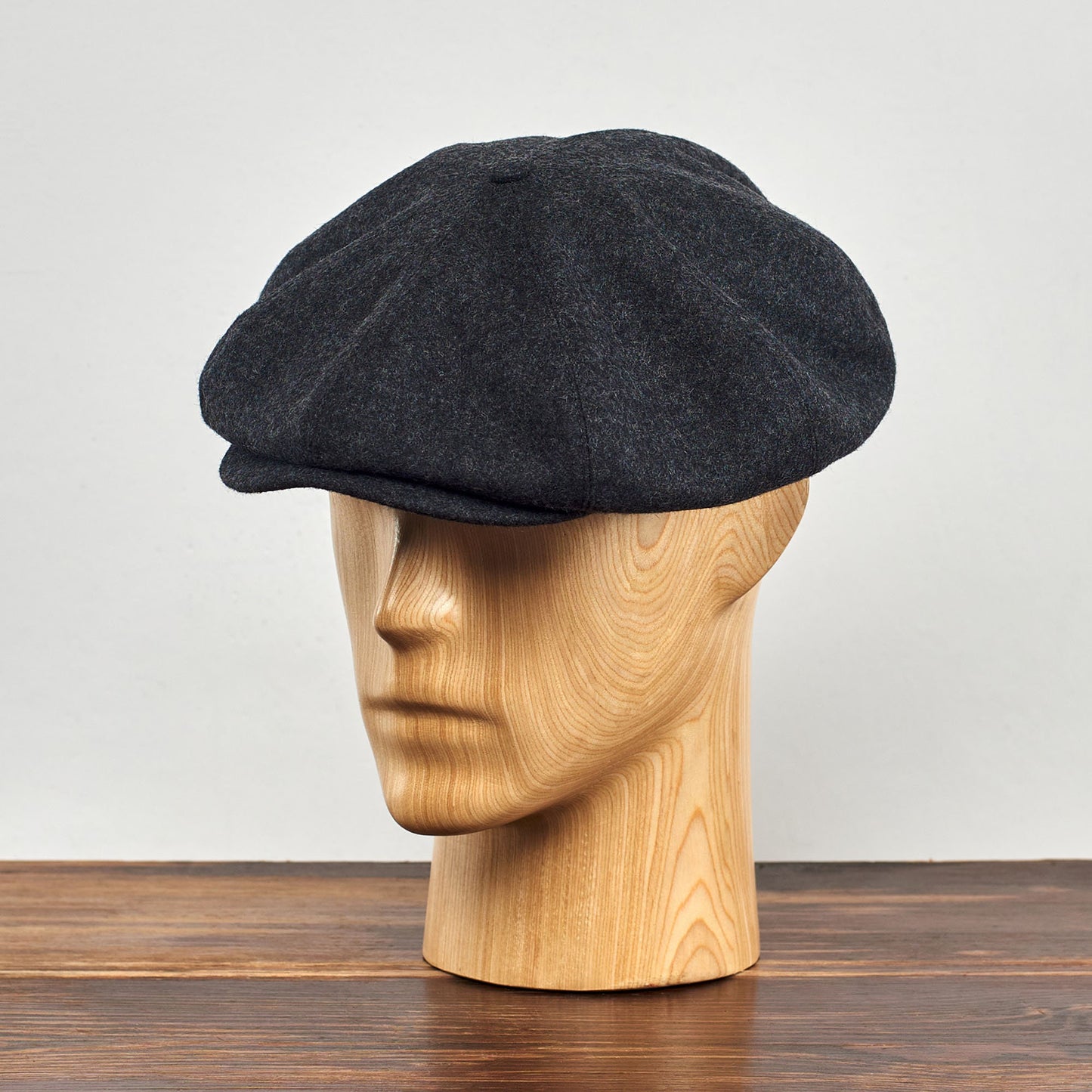 PEAKED CAPS Genuine Scottish Harris Tweed 8 Panels Man Cap Black Grey