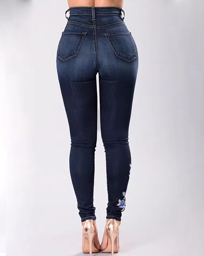 Embroidered Elastic Jeans