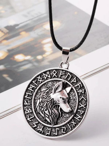 Vintage Rune Wolf Pattern Pendant Necklace