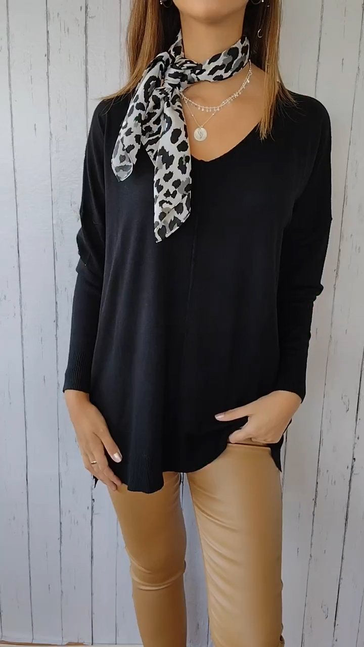 V-neck Long-sleeved Knitted Top