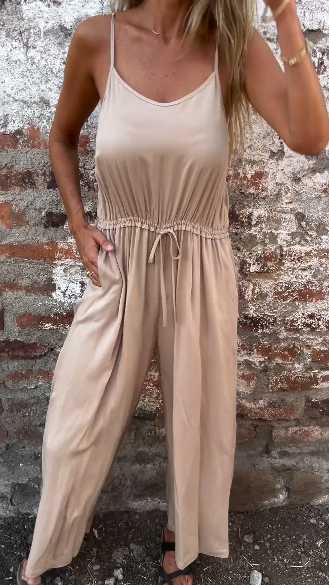 Comfortable V-neck Suspender Waist Jumpsuit