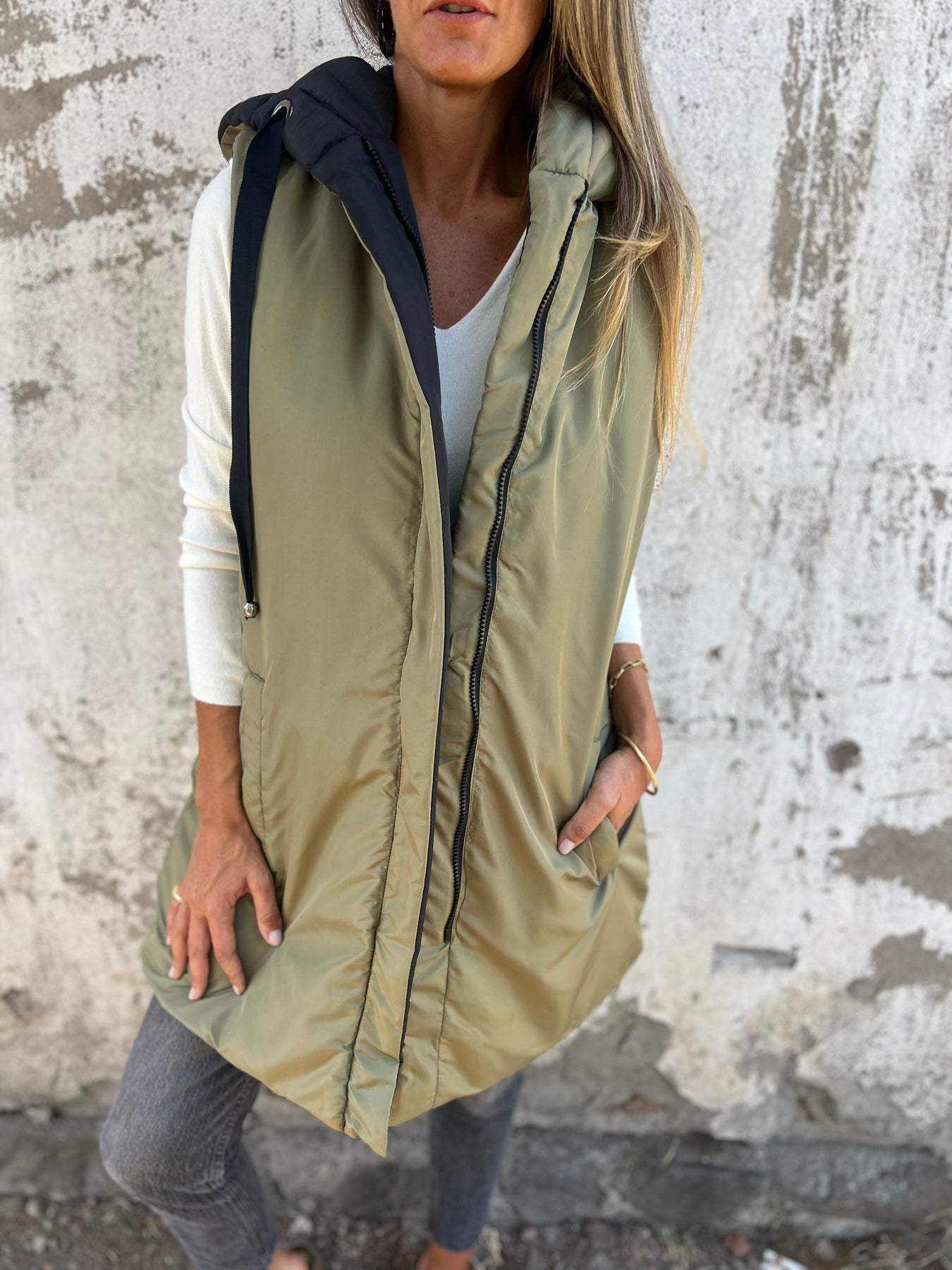 Hooded Zipper Sleeveless Down Jacket