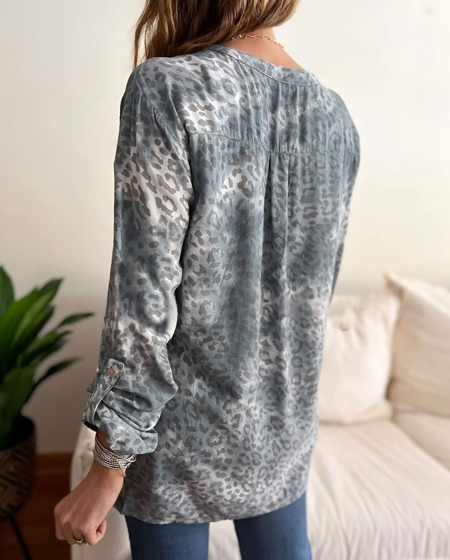 Women's V-neck Long-sleeved Leopard Print Casual Top