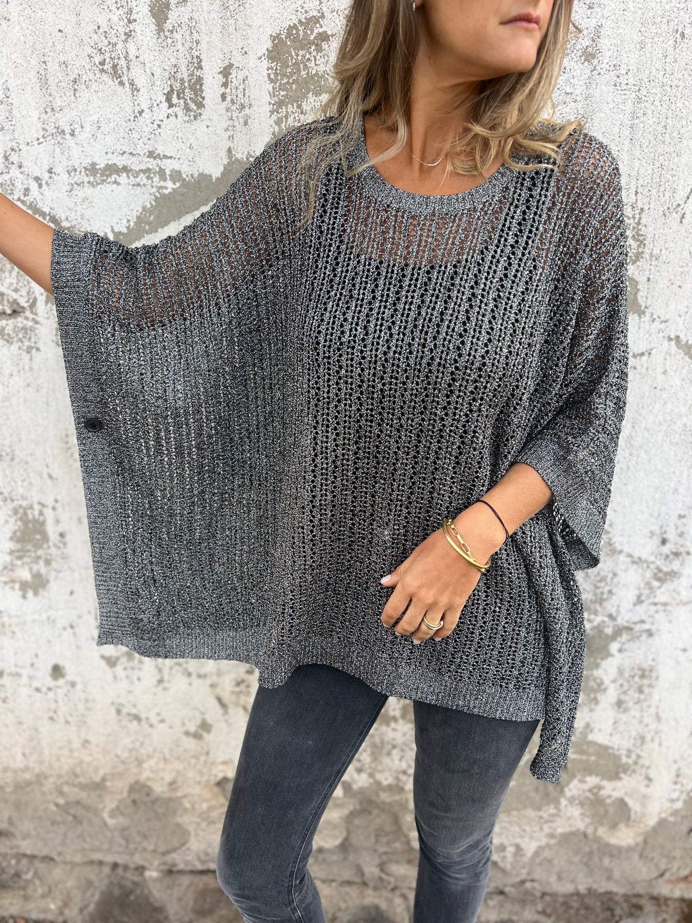 Women's Round Neck Hollow Knitted Sweater