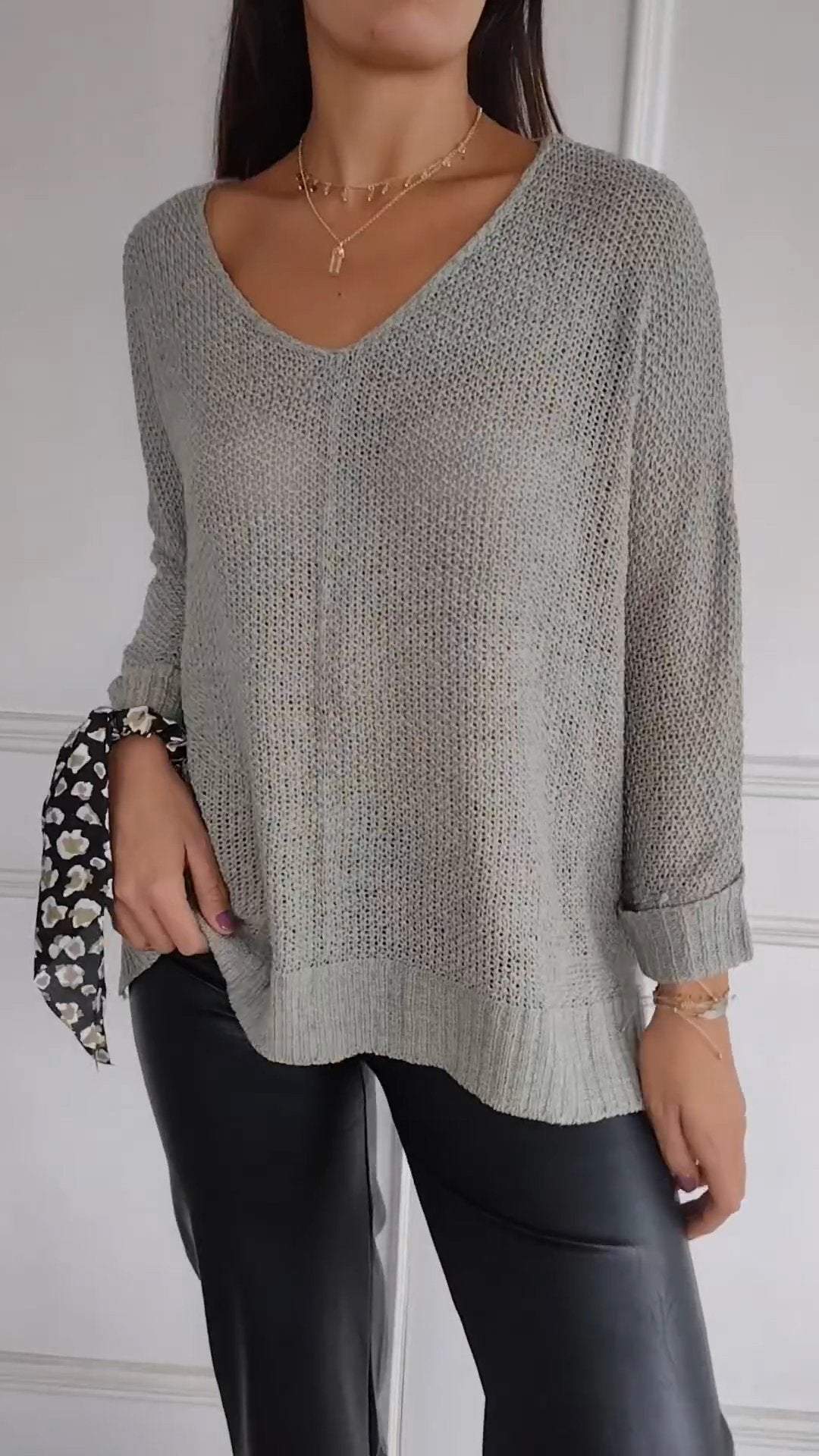 Casual V-neck Knitted Top