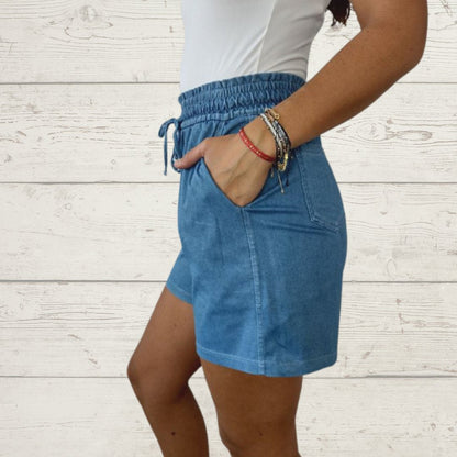 Short Jeans and Shorts with Bow Lace-up