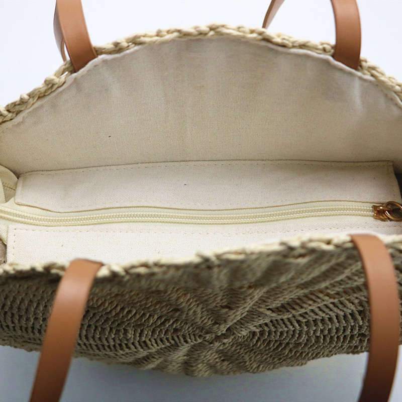 Amantaní Shell Shoulder Bag